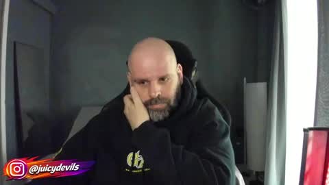 JuicyLounge online show from April 16, 2026, 11:22 am