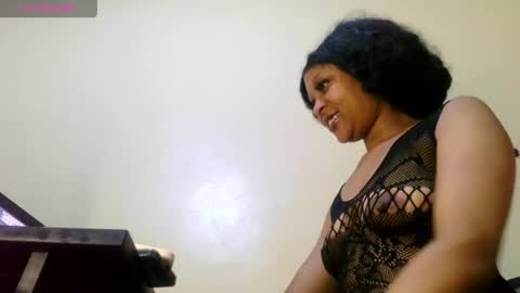 Snapshot of juicyqueen_xo chatting on June 18, 2026, 1:39 am Juicy Bumbum online show from June 18, 2026, 1:39 am