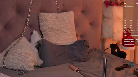 Snapshot of julcy_peach chatting on March 25, 2026, 9:04 am Julcy online show from March 25, 2026, 9:04 am