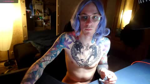 Julia online show from April 7, 2026, 7:03 pm