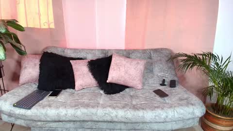 Jules and Gia online show from December 13, 2025, 9:31 pm