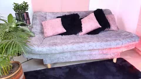 Jules and Gia online show from January 12, 2026, 4:12 pm