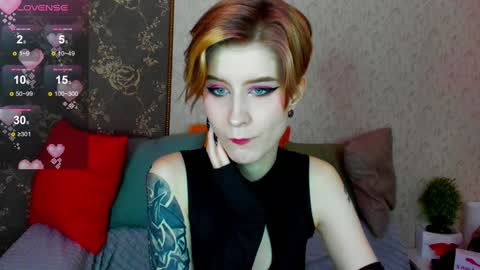 Snapshot of julescrown chatting on December 6, 2024, 1:07 am Jules online show from December 6, 2024, 1:07 am