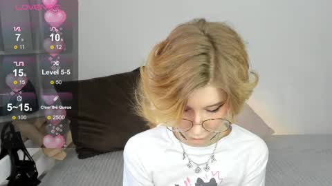 Snapshot of julescrown chatting on February 26, 2025, 4:14 am Jules online show from February 26, 2025, 4:14 am