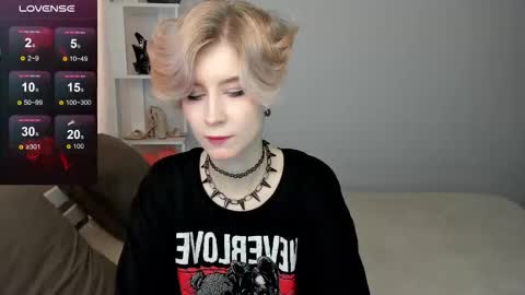 Snapshot of julescrown chatting on September 11, 2025, 1:06 am Jules online show from September 11, 2025, 1:06 am