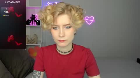 Snapshot of julescrown chatting on October 5, 2025, 12:42 am Jules online show from October 5, 2025, 12:42 am