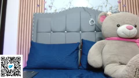 Snapshot of juleslombana chatting on May 5, 2026, 2:36 pm juleslombana online show from May 5, 2026, 2:36 pm