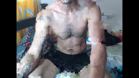 Julfigo online show from December 3, 2025, 7:01 pm