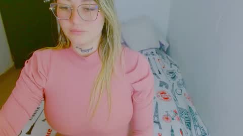  Juliana Torres  online show from February 23, 2026, 9:12 pm