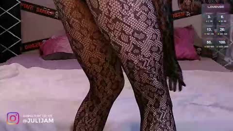 Snapshot of juli_jam chatting on October 30, 2025, 6:08 pm Hi call me July My fav speed 111222333666 PVT open online show from October 30, 2025, 6:08 pm