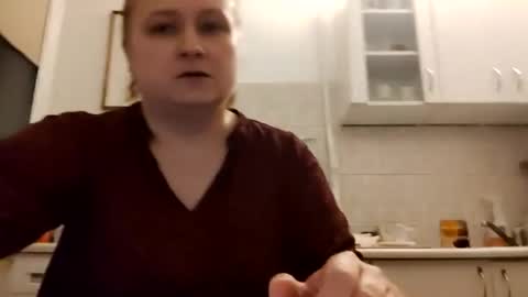 Julia online show from January 7, 2025, 10:30 pm