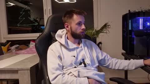 julia_official online show from January 11, 2026, 7:30 pm