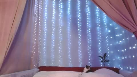 Snapshot of julia_renard chatting on March 26, 2026, 6:35 pm Julia online show from March 26, 2026, 6:35 pm