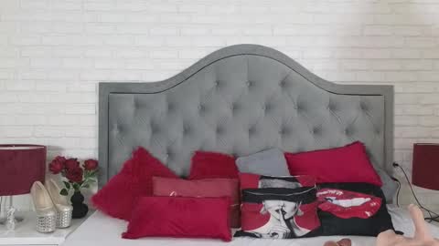 Julia online show from September 26, 2025, 5:00 am