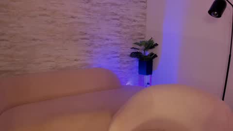 Julia Belle online show from October 18, 2025, 11:05 pm