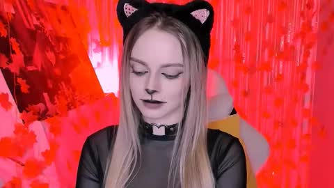 Julia online show from October 31, 2025, 2:07 pm