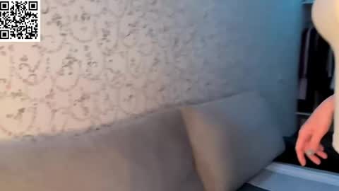 Kate online show from May 17, 2026, 7:10 pm