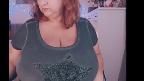 julialiones online show from December 20, 2024, 8:45 pm