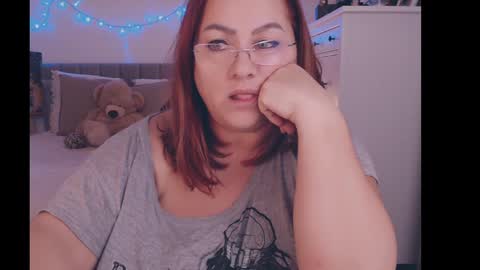 julialiones online show from December 30, 2024, 5:13 pm