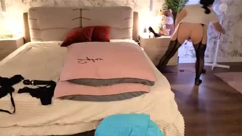 Snapshot of juliamillss chatting on June 30, 2026, 12:11 am juliamillss online show from June 30, 2026, 12:11 am