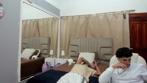 julian billy online show from February 6, 2025, 3:52 pm