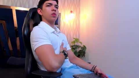 JULIAN  online show from January 18, 2026, 3:05 pm