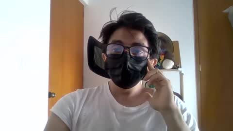 Snapshot of julian_mora7 chatting on February 22, 2025, 5:35 pm Julian Mora online show from February 22, 2025, 5:35 pm