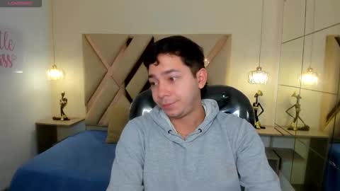 julian_smith21 online show from February 24, 2026, 12:14 pm