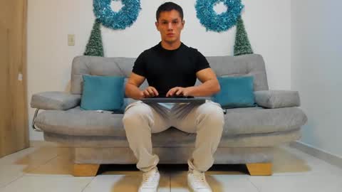 julian_wallace online show from January 4, 2025, 1:21 am