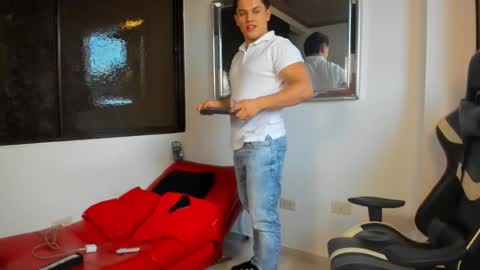 julian_wallace online show from February 22, 2026, 9:46 pm