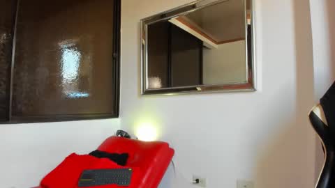 julian_wallace online show from March 13, 2026, 4:02 pm