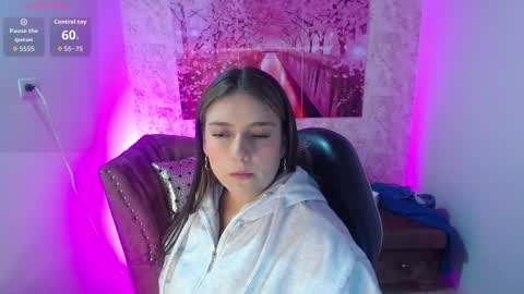 juliana_diamond_ online show from February 4, 2026, 3:12 am