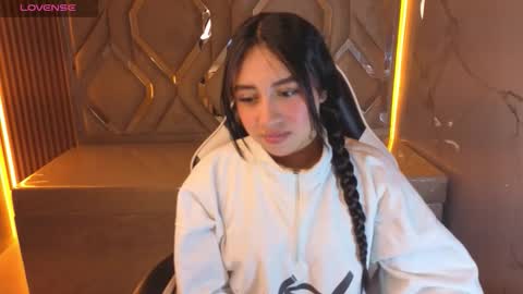 Snapshot of juliana_tx chatting on February 2, 2026, 12:59 pm Online 2200 to 600 online show from February 2, 2026, 12:59 pm