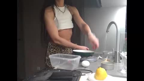 julianagold1 online show from January 3, 2025, 8:11 pm