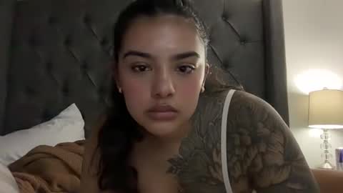 julianah5234 online show from March 22, 2026, 4:16 am