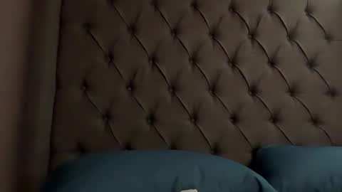 julianah5234 online show from April 12, 2026, 7:02 am