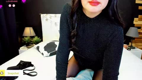 Julianna online show from December 7, 2024, 6:48 pm