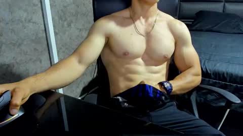 Julian online show from October 21, 2025, 9:32 am