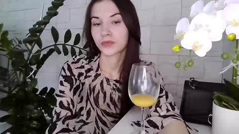 Julia online show from March 12, 2026, 3:29 pm