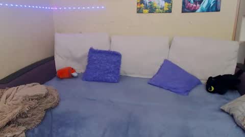 Jul online show from February 25, 2025, 7:09 am