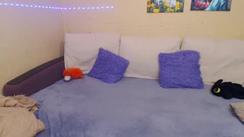 Jul online show from March 2, 2025, 3:27 pm