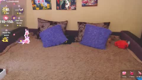 Snapshot of juliasane_ chatting on March 17, 2026, 10:07 am Jul online show from March 17, 2026, 10:07 am