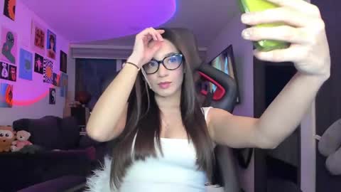 Jeimy Help me to reach 100 thumbs up online show from March 30, 2026, 11:28 pm