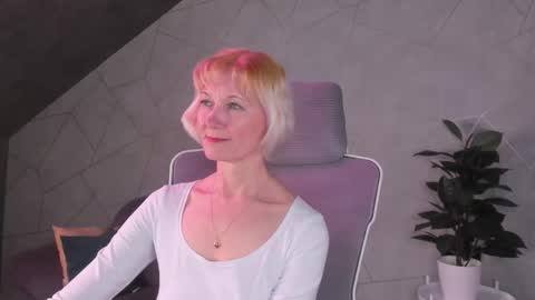 Julie Lucasss online show from March 28, 2026, 9:09 am