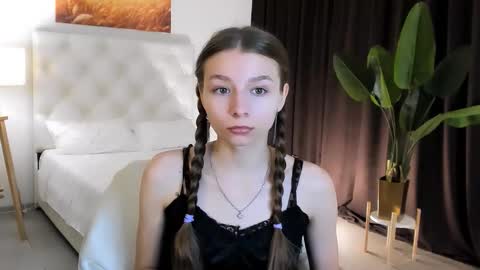 juliedaniel online show from September 17, 2025, 4:14 am