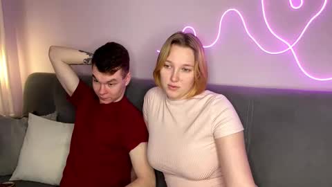 Julie and Thomas online show from November 8, 2025, 8:14 am