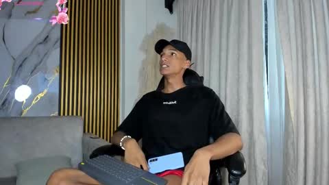 Julien online show from November 25, 2025, 11:54 am