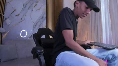 Julien online show from March 23, 2026, 12:20 pm