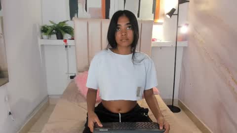 Juli online show from November 15, 2025, 8:27 pm