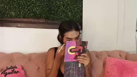 Juli online show from April 11, 2026, 6:56 pm